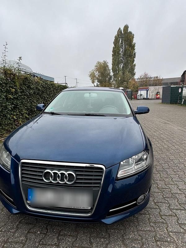 Blau Gebraucht 2012 Audi A3 Sportback Limousine | 6.480 € (Guter Preis) - Bild 1/4