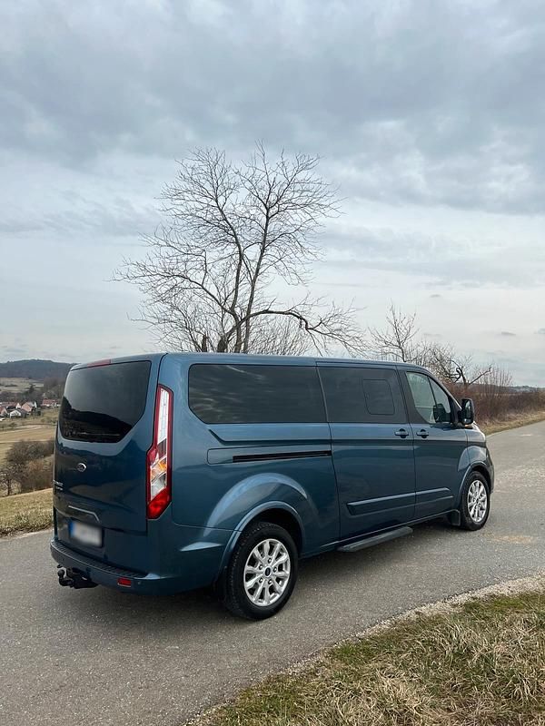 Gebraucht Ford Tourneo Titanium 185 PS (136 kW) 2020 Van / Kleinbus