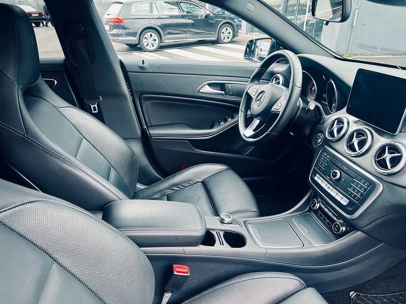 Schwarz Gebraucht 2016 Mercedes CLA220 Shooting Brake Kombi | 15.300 € (Fairer Preis) - Bild 1/2