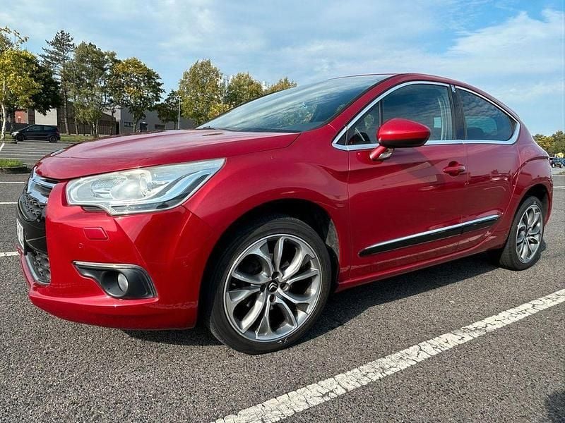 Rot Gebraucht 2011 Citroën DS4 So Chic Kleinwagen | 6.200 € (Guter Preis) - Bild 1/4