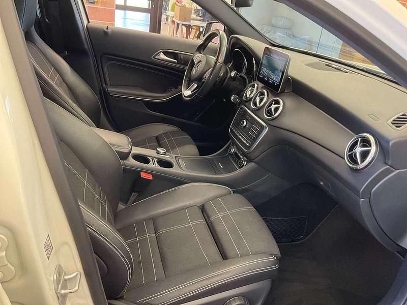 Weiß Gebraucht 2016 Mercedes GLA220 SUV | 17.000 € (Fairer Preis) - Bild 1/3