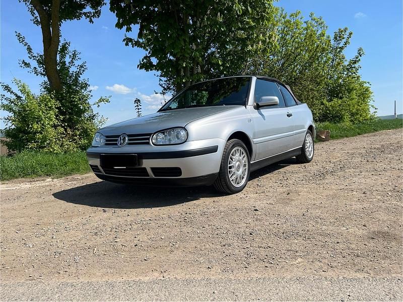Silber Gebraucht 2000 VW Golf Cabriolet Cabrio | 2.999 € (Fairer Preis) - Bild 1/4