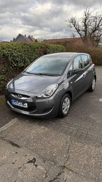 Gebraucht Hyundai ix20 Classic 90 PS (66 kW) 2011 Grau Kleinwagen