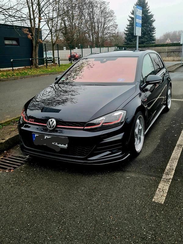 Schwarz Gebraucht 2020 VW Golf VII GTI Kleinwagen | 25.450 € (Guter Preis) - Bild 1/4