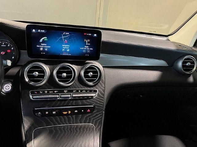 Gebraucht Mercedes GLC300e 320 PS (235 kW) 2021
