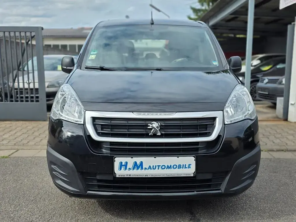 Gebraucht Peugeot TePee Active 99 PS (72 kW) 2017 Schwarz Van / Kleinbus
