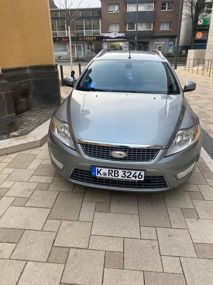 Usado Ford Mondeo Titanium 140 CV (102 kW) 2009 Gris Berlina