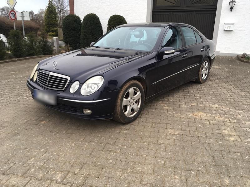 Gebraucht Mercedes E320 224 PS (164 kW) 2002 Blau Limousine
