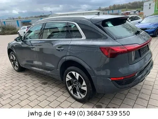 Gebraucht Audi Q8 e-tron S-Line 250 kW (340 PS) 2023 Magnetgrau SUV
