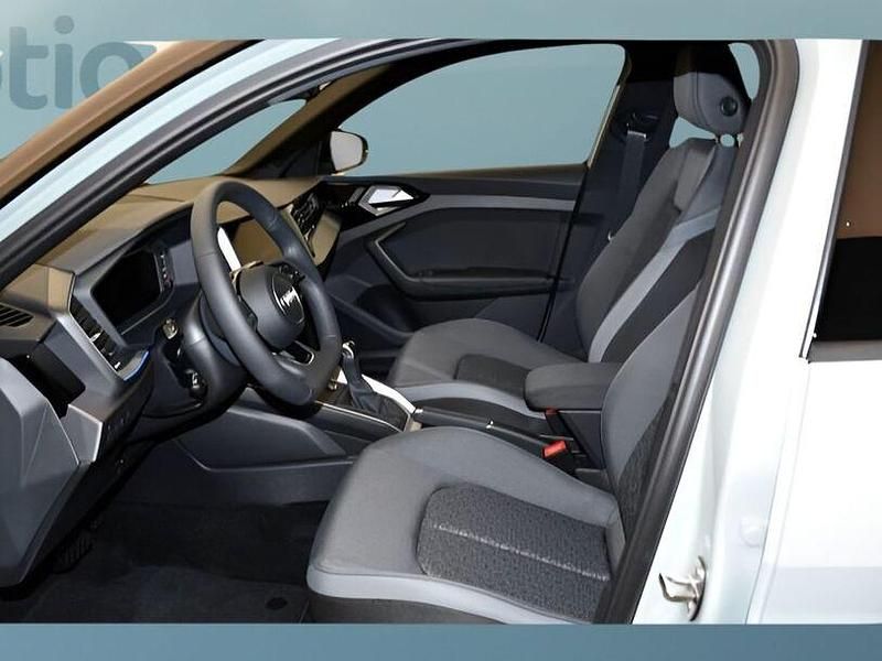 Second-hand Audi A1 2024 Argintiu SUV