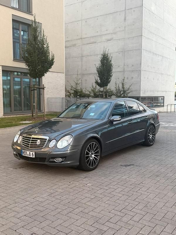 Gebraucht 2006 Mercedes E280 Avantgarde Limousine | 5.899 € (Fairer Preis) - Bild 1/4