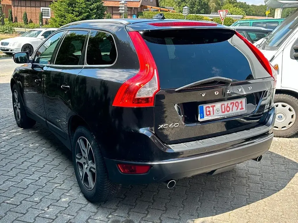 Gebraucht Volvo XC60 Summum 215 PS (158 kW) 2012 Schwarz SUV
