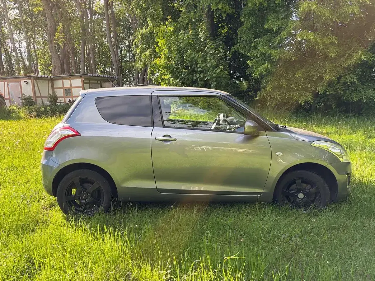 Occasion Suzuki Swift Basic 94 ch (69 kW) 2015 Gris Citadine