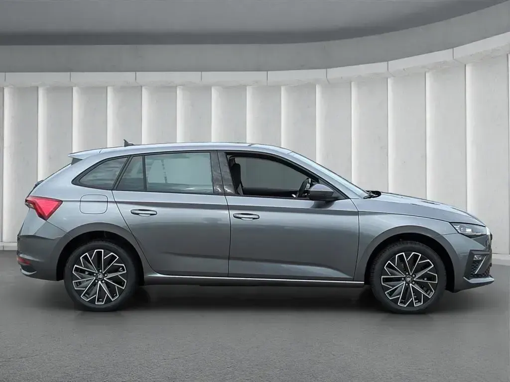 Gebraucht Skoda Scala Drive 150 PS (110 kW) 2024 Schwarz Kleinwagen