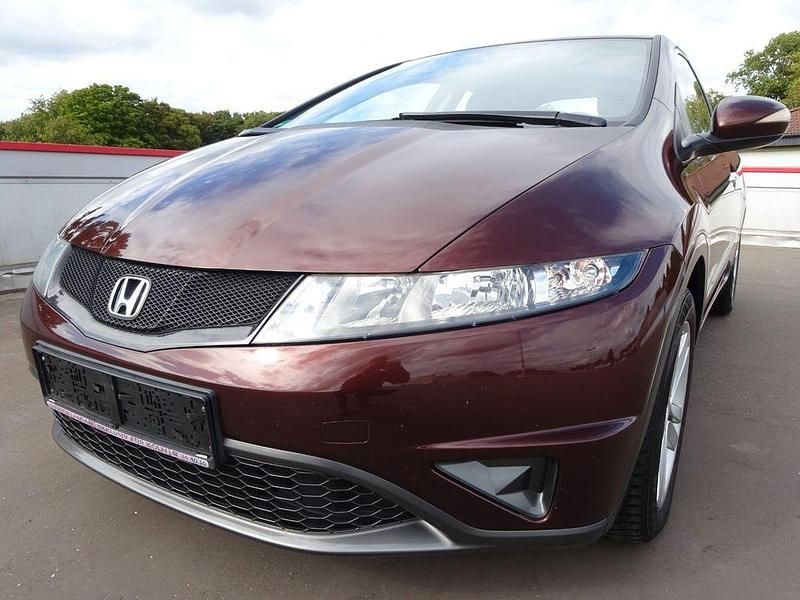 Braun Gebraucht 2011 Honda Civic Comfort Limousine | 5.490 € (Fairer Preis) - Bild 1/4