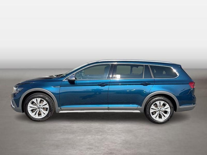 Gebraucht VW Passat Alltrack 200 PS (147 kW) 2022 Blau Kombi