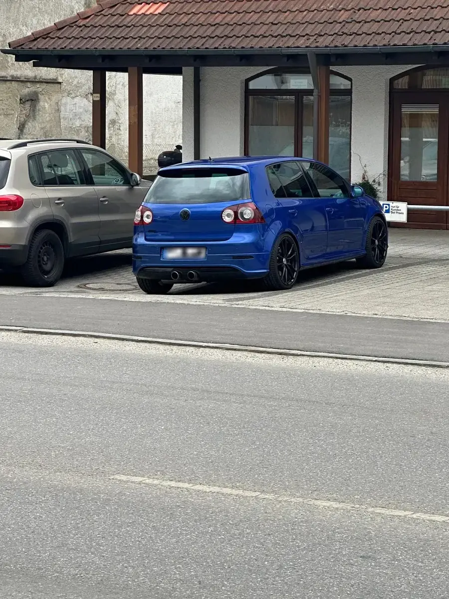 Używany VW Golf IV R 500 KM (367 kW) 2006 Niebieski Sedan/Limuzyna