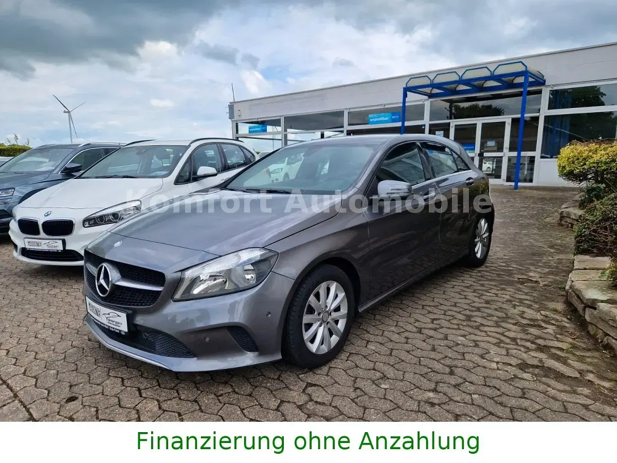 Gebraucht Mercedes A180 122 PS (89 kW) 2017 Grau Limousine