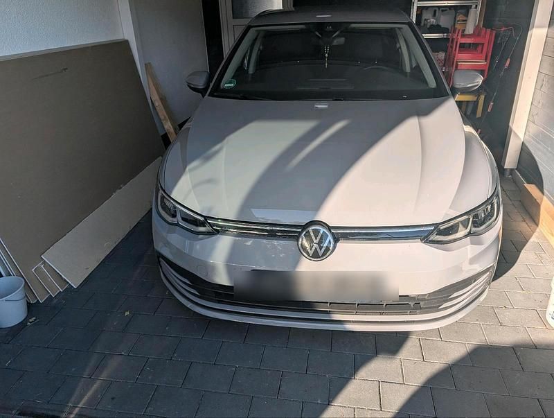 Grau Gebraucht 2021 VW Golf VIII United Limousine | 17.000 € (Superpreis) - Bild 1/4