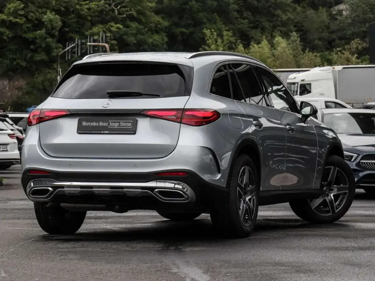 Gebraucht Mercedes GLC300 AMG 269 PS (197 kW) 2025 Silber metalliclack hightechsi SUV