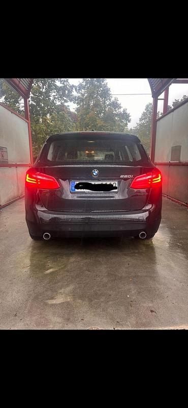 Gebraucht BMW 220 Active Tourer 192 PS (141 kW) 2017 Schwarz Van / Kleinbus