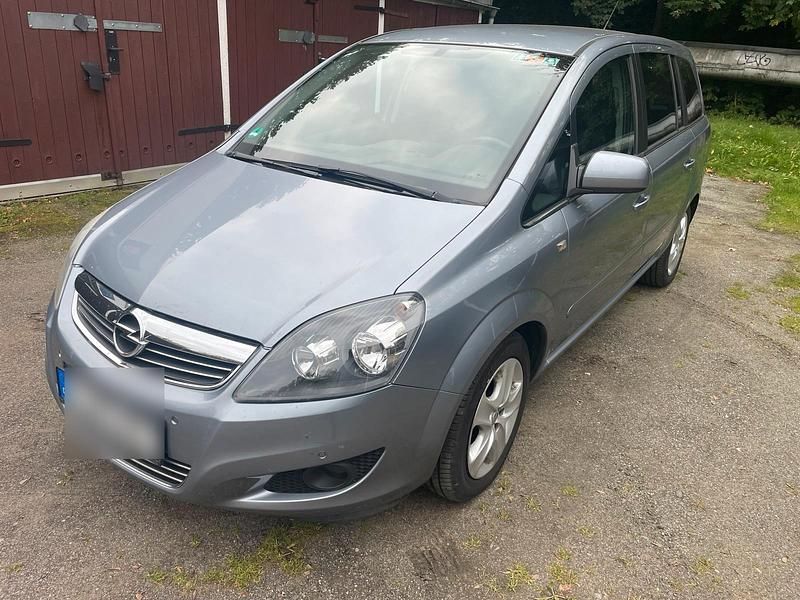 Grau Gebraucht 2011 Opel Zafira Van / Kleinbus | 4.999 € (Fairer Preis) - Bild 1/4