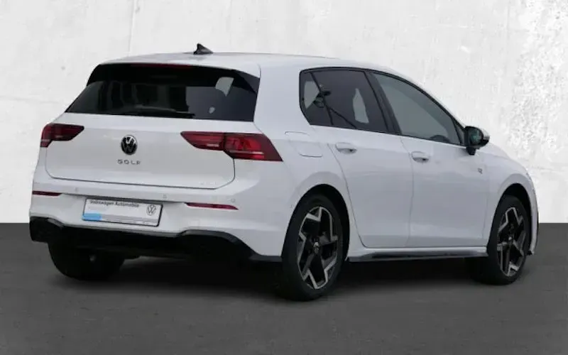 Neu VW Golf VIII R-line 150 PS (110 kW) 2026 Weiß Kombi