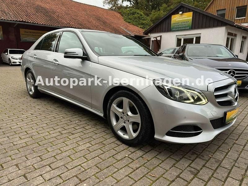 Silber Gebraucht 2014 Mercedes E250 Avantgarde Limousine | 18.499 € (Guter Preis) - Bild 1/4