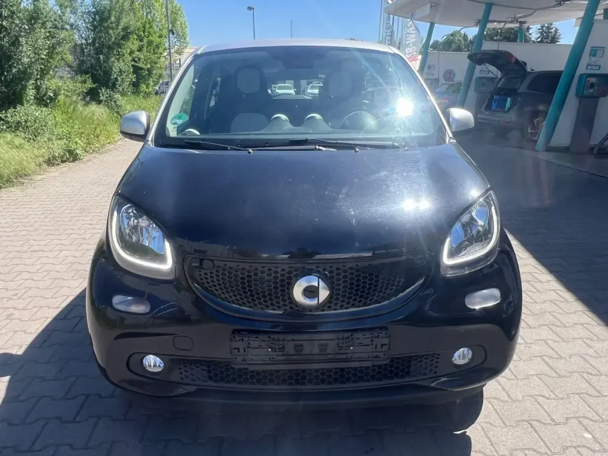 Second-hand Smart ForFour Basis 71 CP (52 kW) 2014 Negru Hatchback