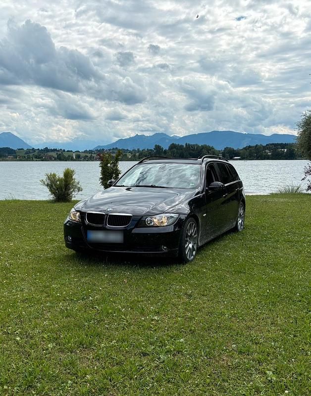 Gebraucht BMW 320 150 PS (110 kW) 2007 Schwarz Kombi