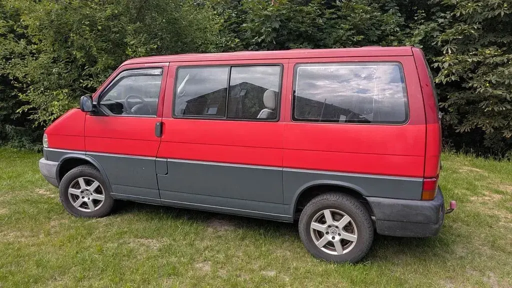 Gebraucht VW Caravelle 102 PS (75 kW) 1998 Rot Van