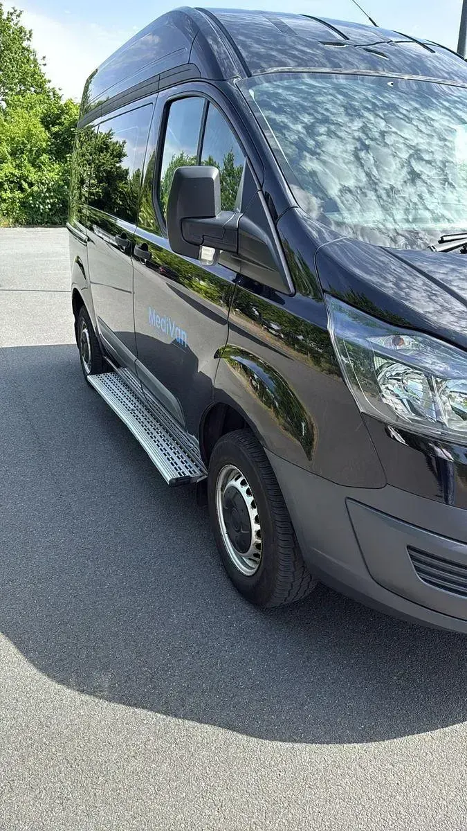 Gebraucht Ford Transit Custom 143 PS (105 kW) 2017 Schwarz Van / Kleinbus