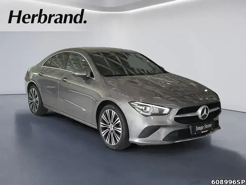 Gebraucht Mercedes CLA180 Progressive 136 PS (100 kW) 2023 Grau Coupé