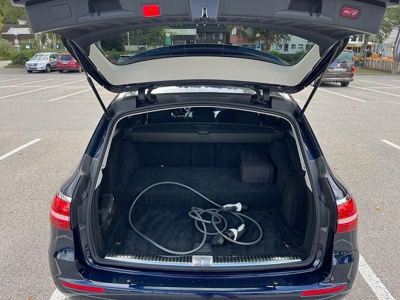 Gebraucht Mercedes E300 320 PS (235 kW) 2021 Blau Kombi