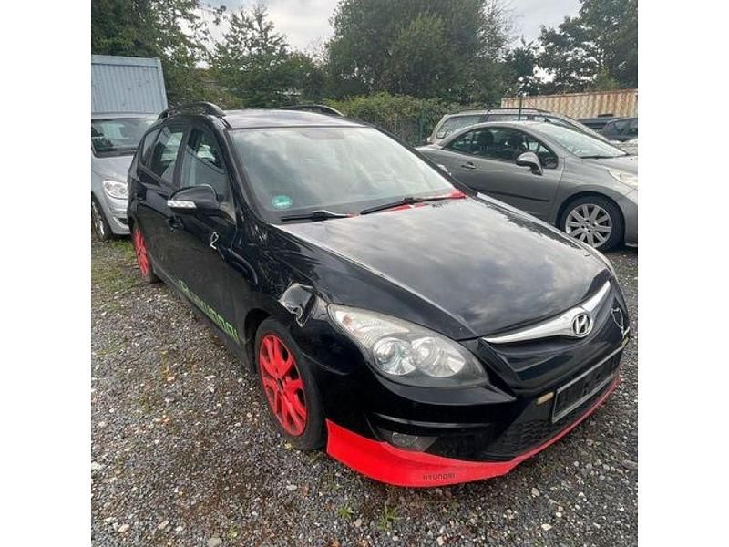 Schwarz Gebraucht 2011 Hyundai i30 Classic Kombi | 1.950 € (Guter Preis) - Bild 1/4