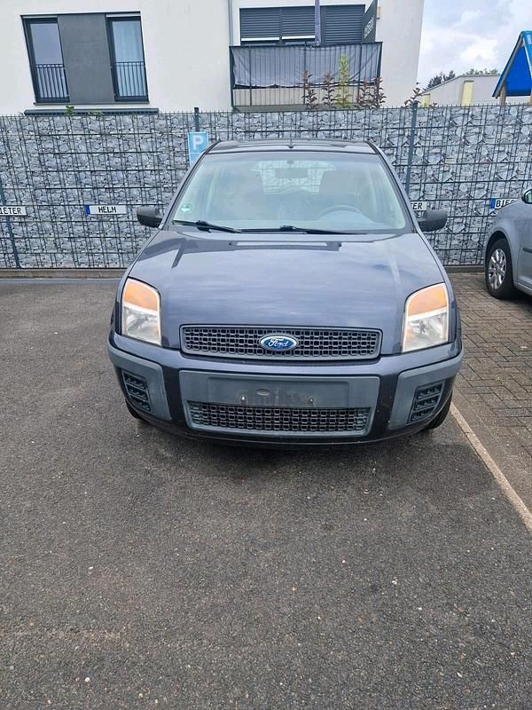 Grau Gebraucht 2007 Ford Fusion Kleinwagen | 2.200 € (Fairer Preis) - Bild 1/4