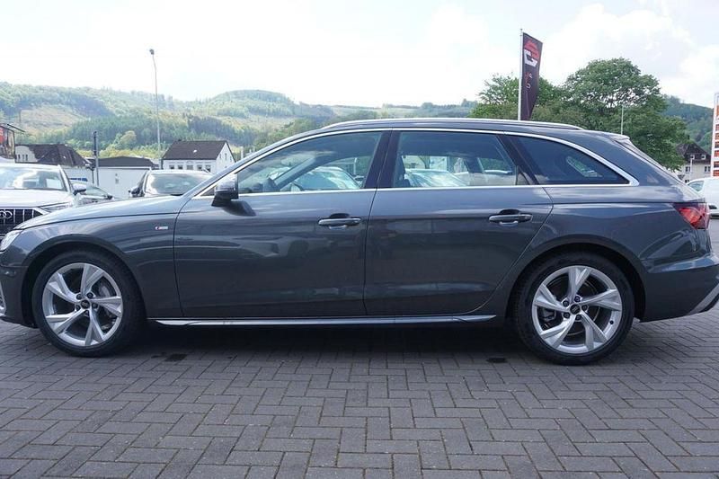 Gebraucht Audi A4 S-Line 204 PS (150 kW) 2023 Daytonagrau perleffekt Kombi