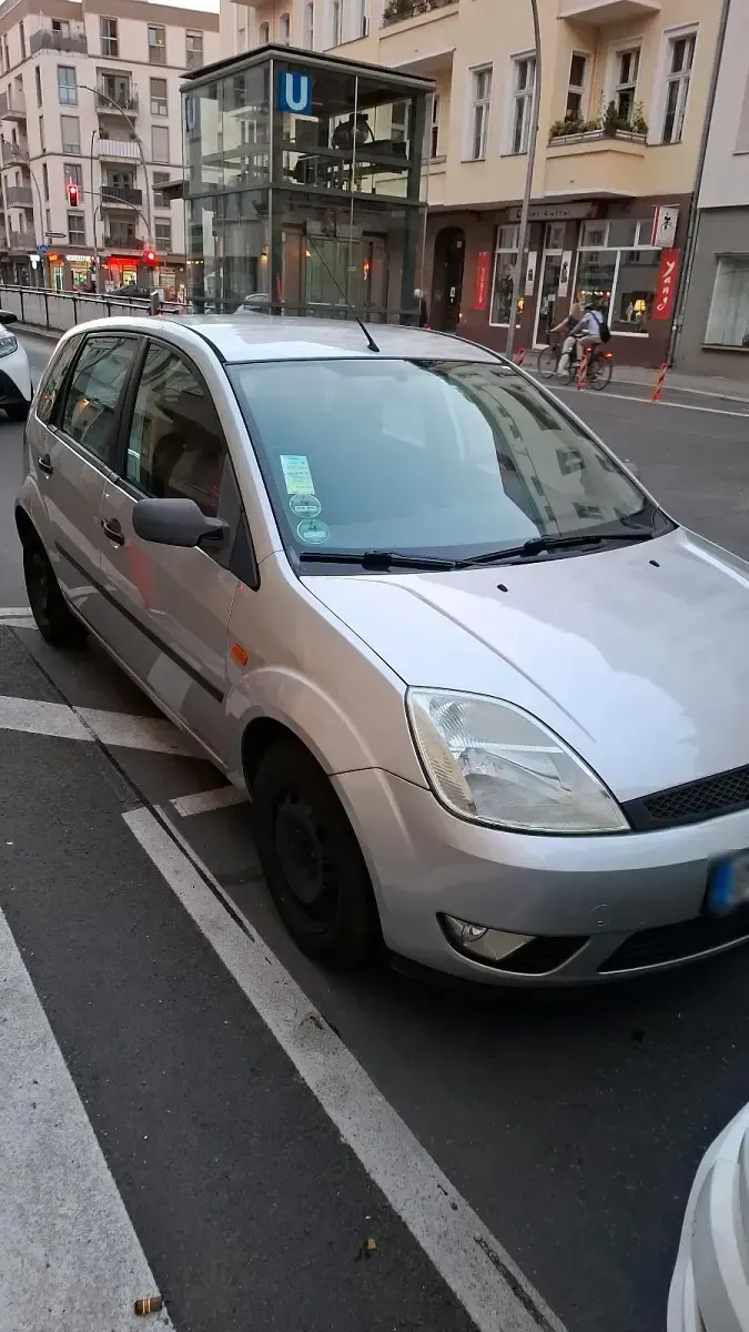 Gebraucht Ford Fiesta 75 PS (55 kW) 2003 Silber Kleinwagen