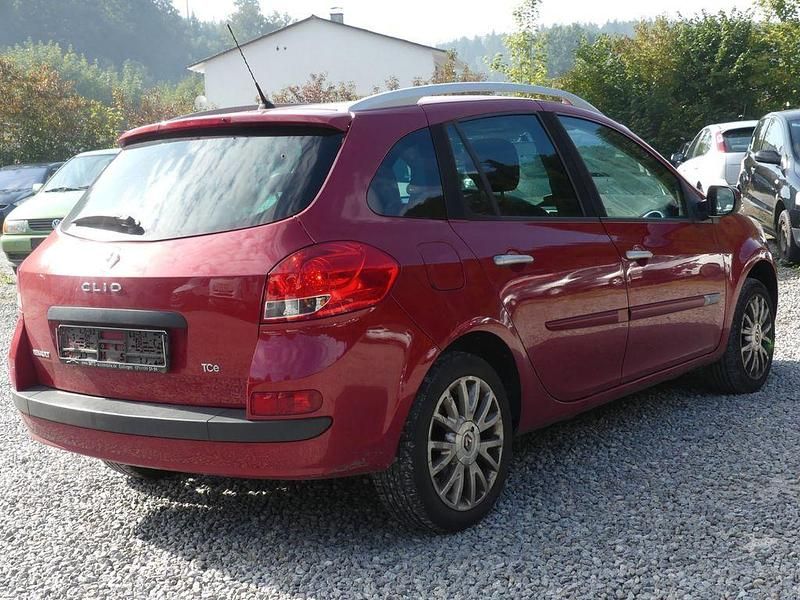 Gebraucht Renault Clio IV Dynamique 101 PS (74 kW) 2012 Rot Limousine