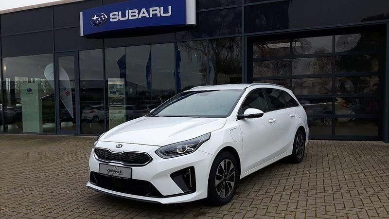 Weiß Gebraucht 2020 Kia Ceed Sportswagon Kombi | 17.990 € (Fairer Preis) - Bild 1/4