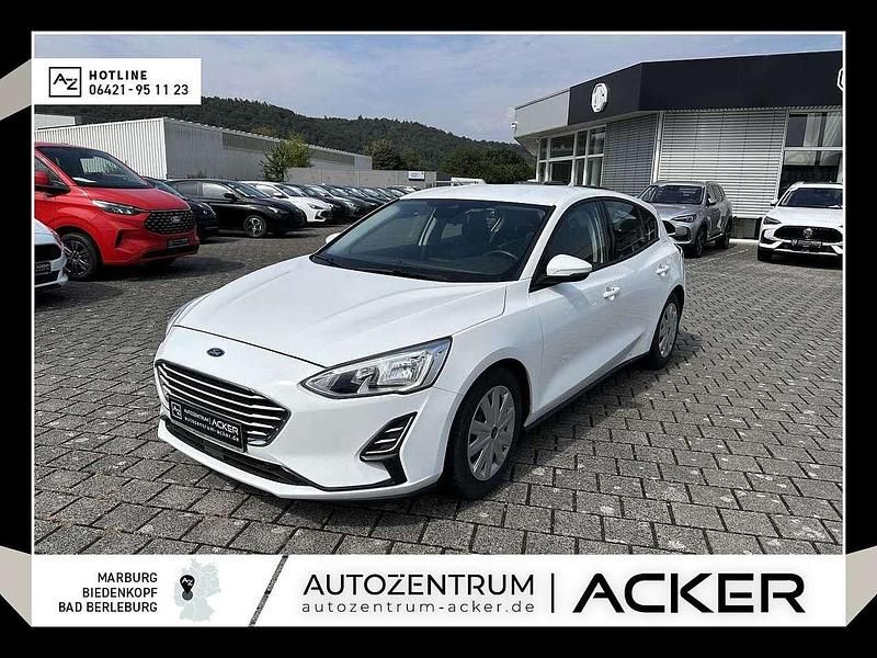 Frozen white Gebraucht 2018 Ford Focus Cool & Connect Limousine | 11.480 € (Guter Preis) - Bild 1/1