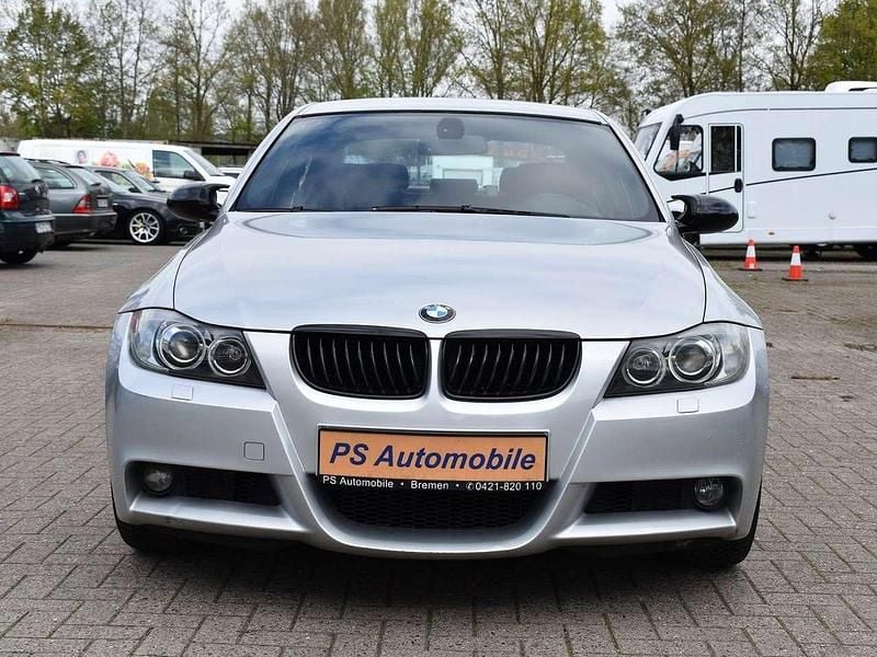 Gebraucht BMW 320 173 PS (127 kW) 2006 Titansilber metallic Limousine