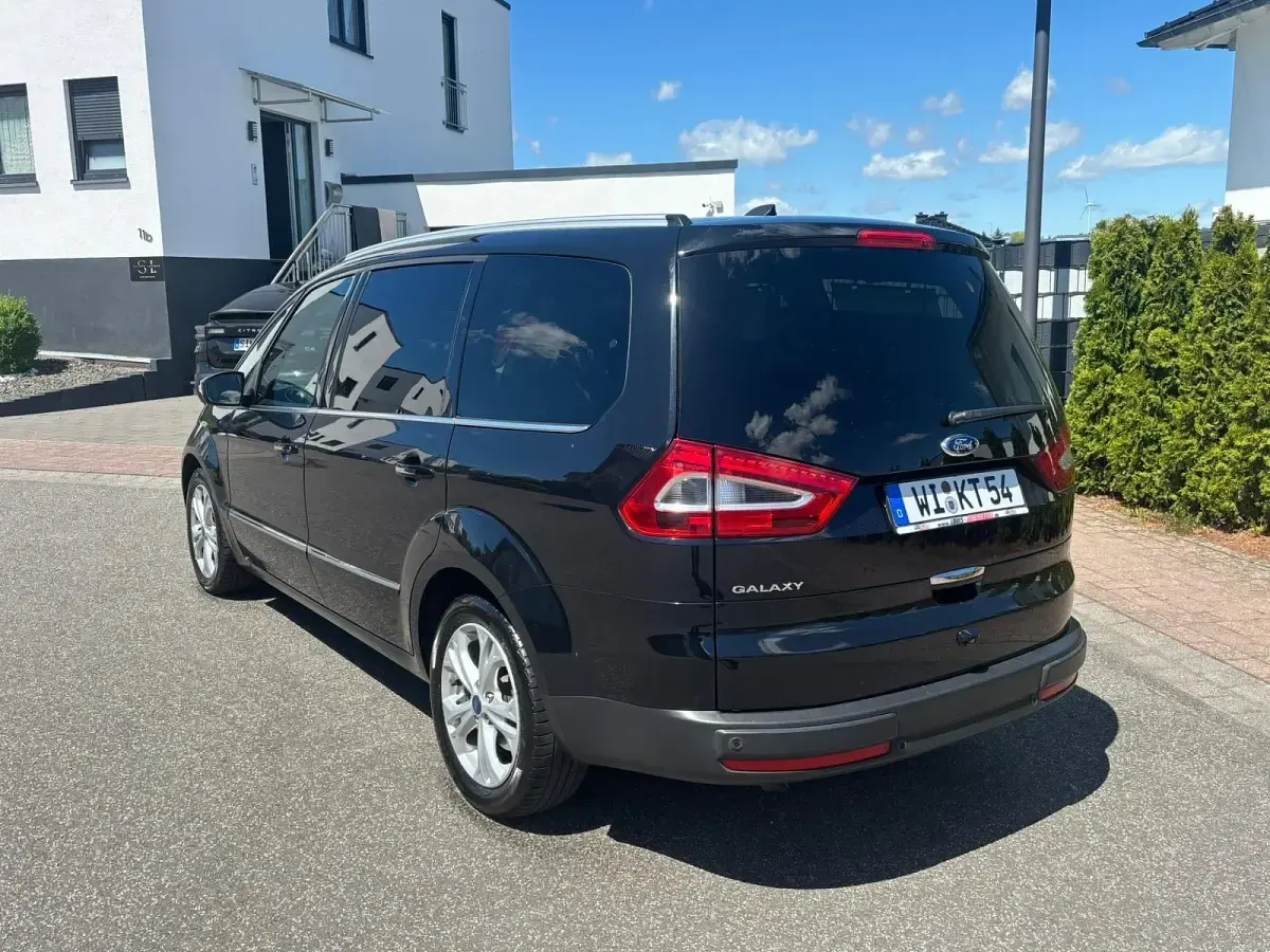 Gebraucht Ford Galaxy 140 PS (102 kW) 2012 Schwarz Van / Kleinbus