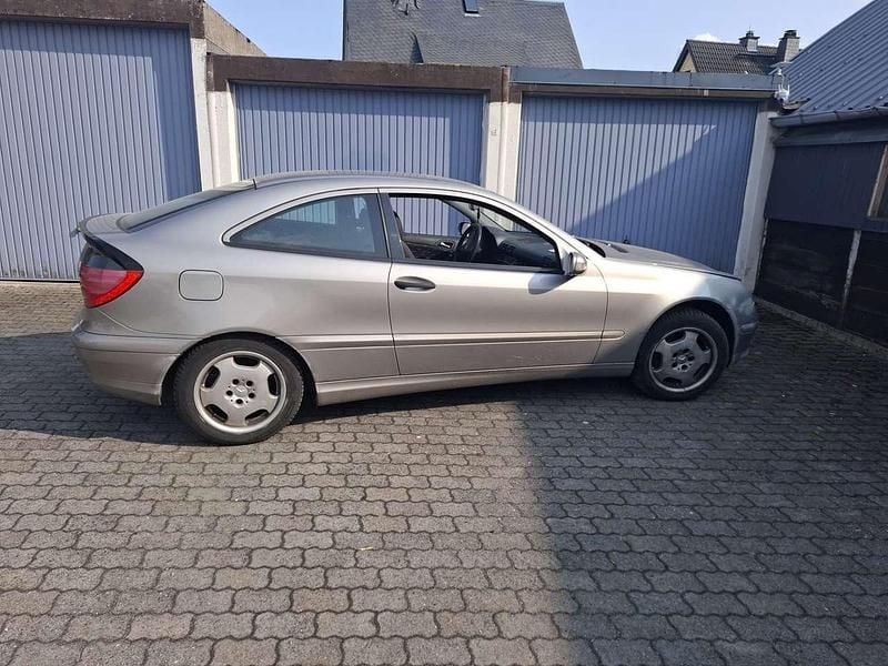 Gebraucht 2002 Mercedes C180 Coupé | 500 € (Superpreis) - Bild 1/4
