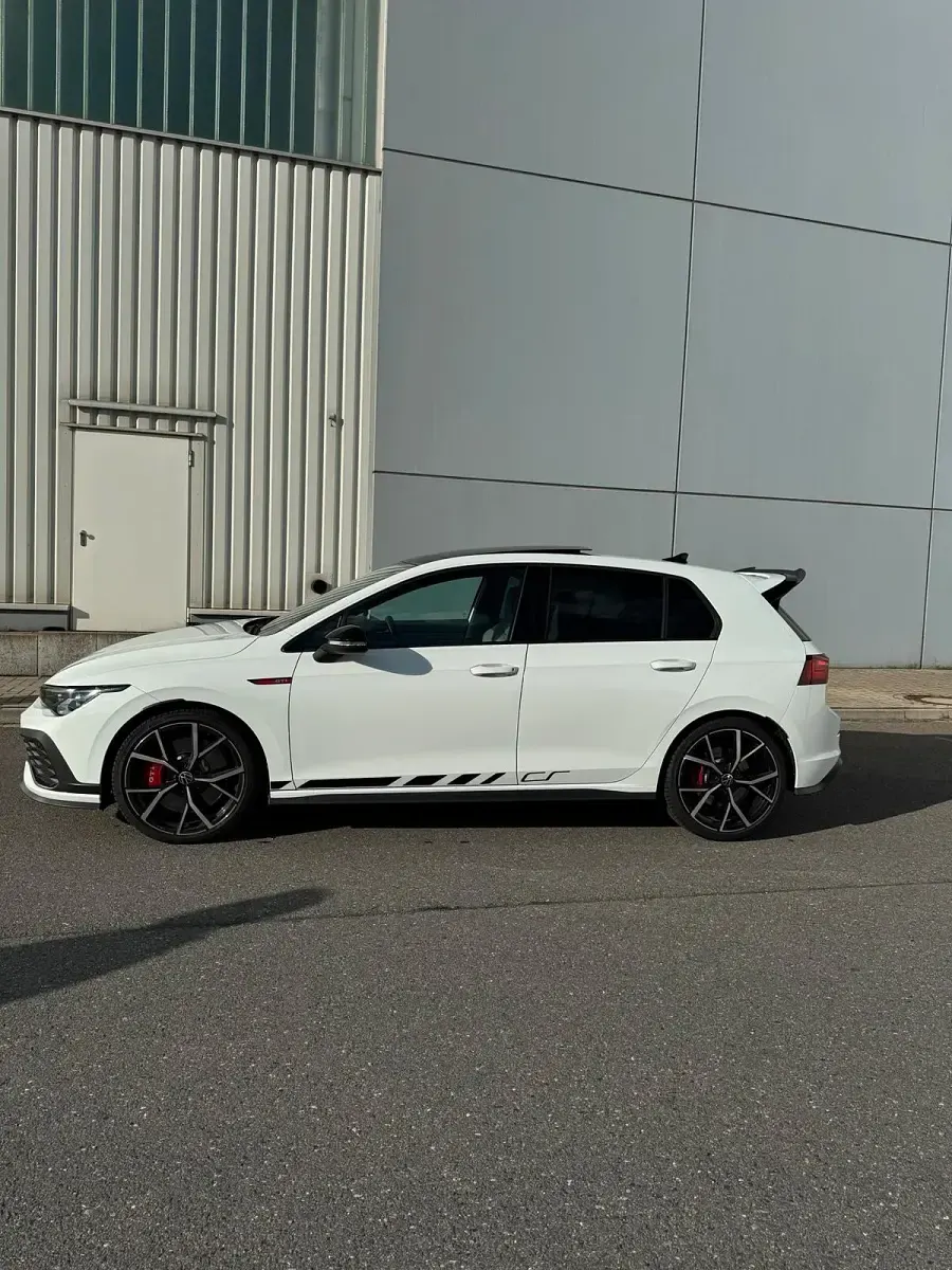 Gebraucht VW Golf VIII 300 PS (220 kW) 2023 Weiß Kleinwagen