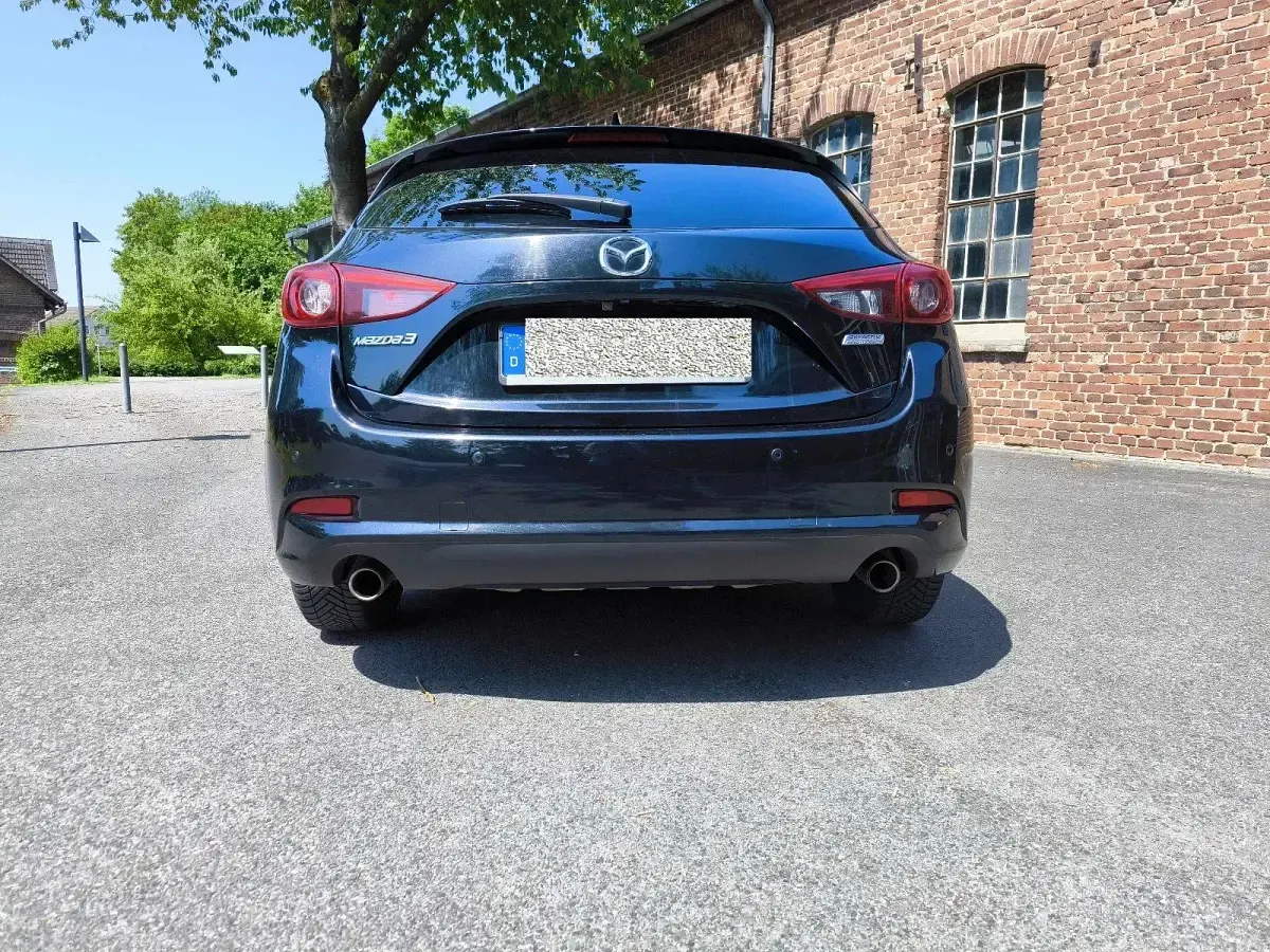 Gebraucht Mazda 3 Exclusive 120 PS (88 kW) 2018 Schwarz Limousine