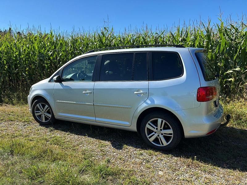 Gebraucht VW Touran 140 PS (102 kW) 2012 Silber Van / Kleinbus