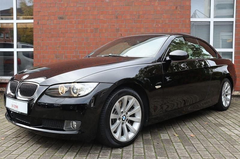 Gebraucht BMW 330 Cabriolet Sport Line 245 PS (180 kW) 2009 Schwarz Cabrio