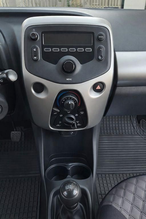 Gebraucht Peugeot 108 Active 69 PS (50 kW) 2016 Weiß Kleinwagen