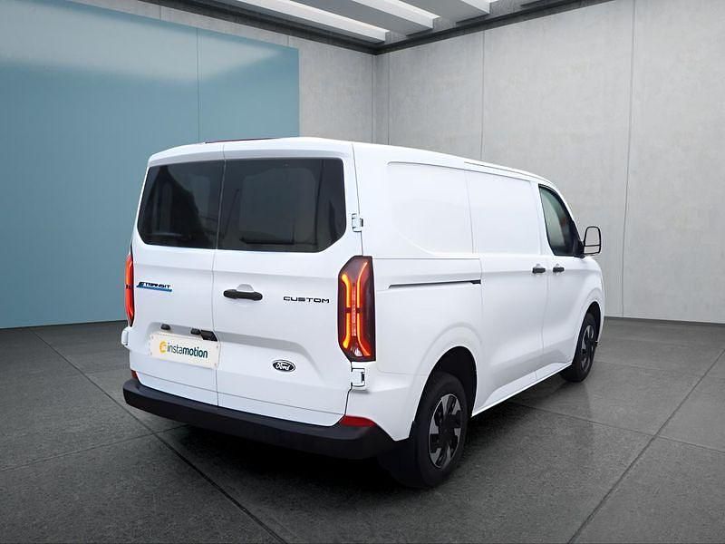 Gebraucht Ford E-Transit 160 kW (218 PS) 2025 Weiß Van